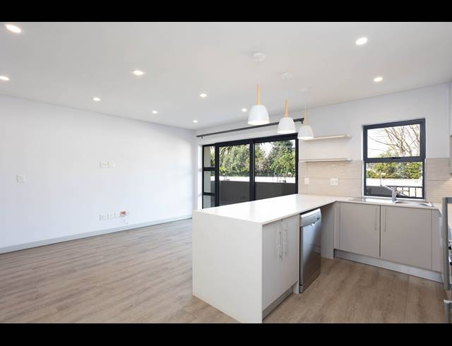 2 BEDROOM APARTMENT FOR SALE IN RONDEBOSCH